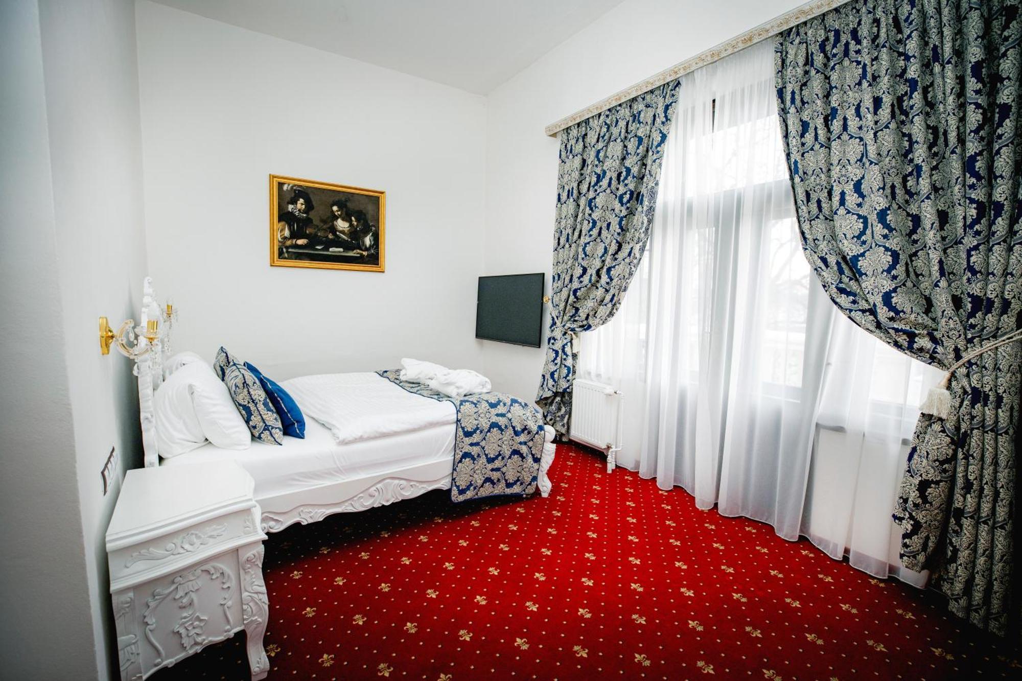 Zamek Wichterle - Hotel A Pivni Lazne Slavicin エクステリア 写真